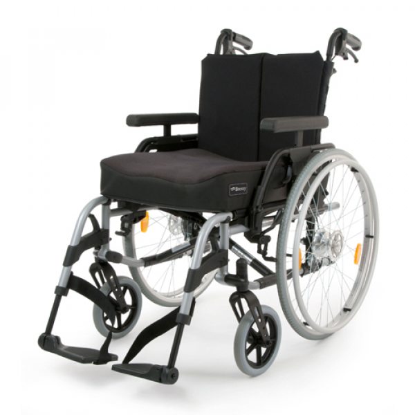 Invalidní vozík mechanický Invalidní vozík s brzdami pro doprovod foto